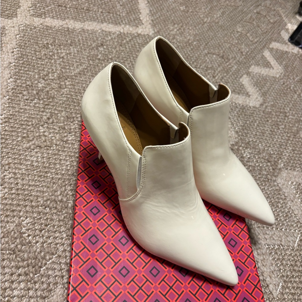 Elegant White Ankle Boots
